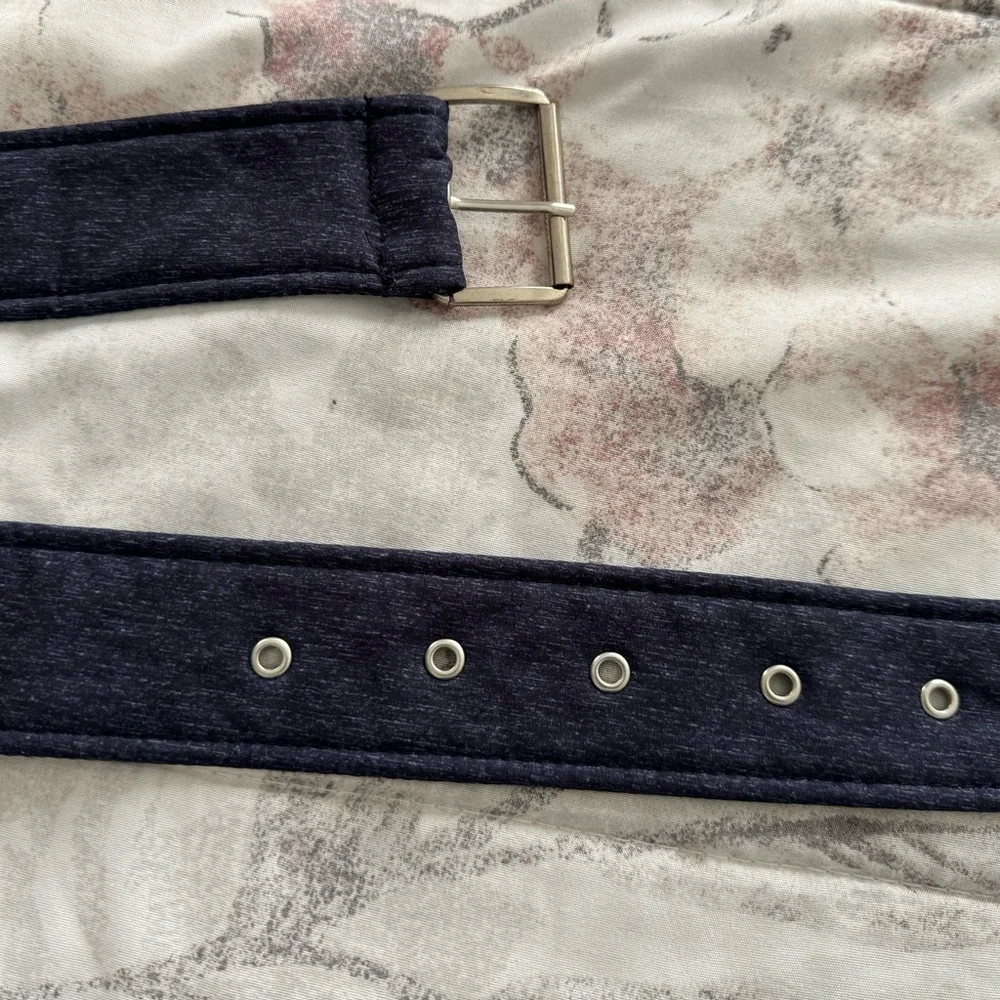 Michael Kors navy blue fabric canvas belt with silver buckle, size 64” preppy